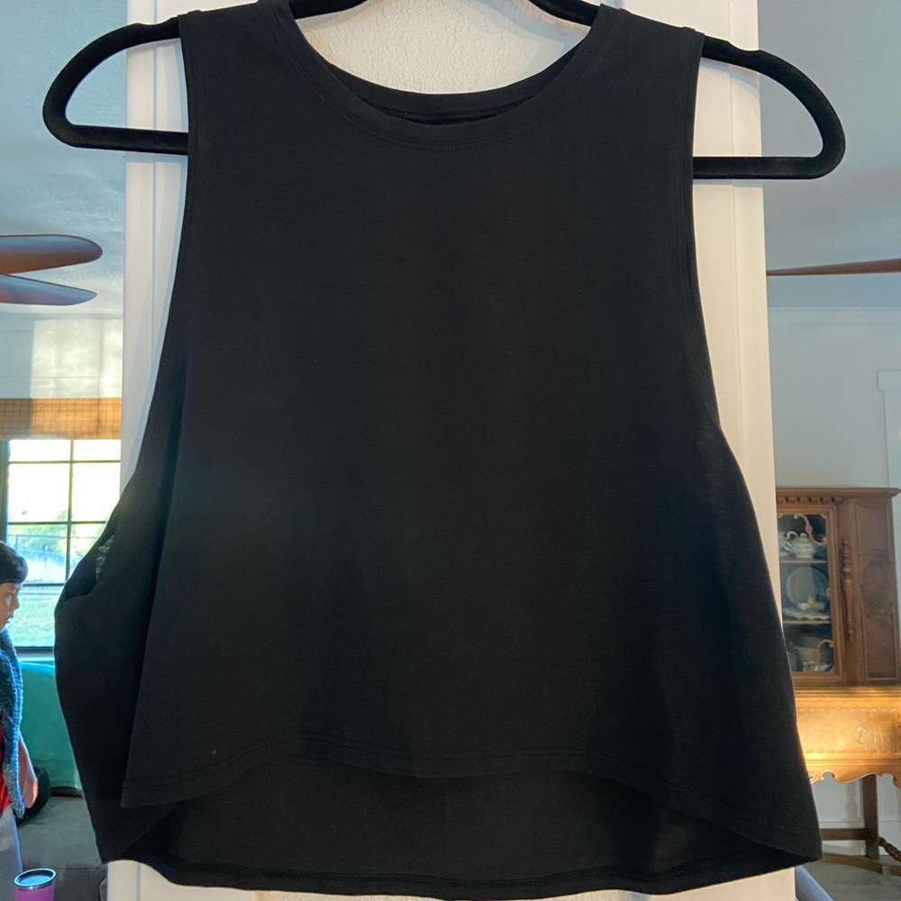 Lululemon cut back crop tank size 6